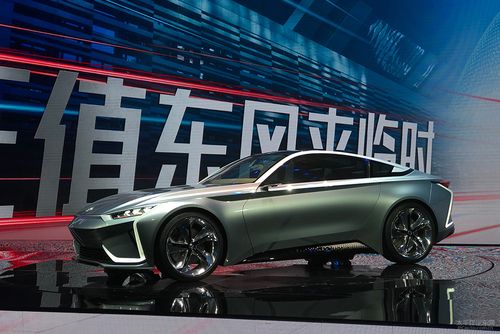 东风eπ 007：新能源时代的中大型轿跑车新选择