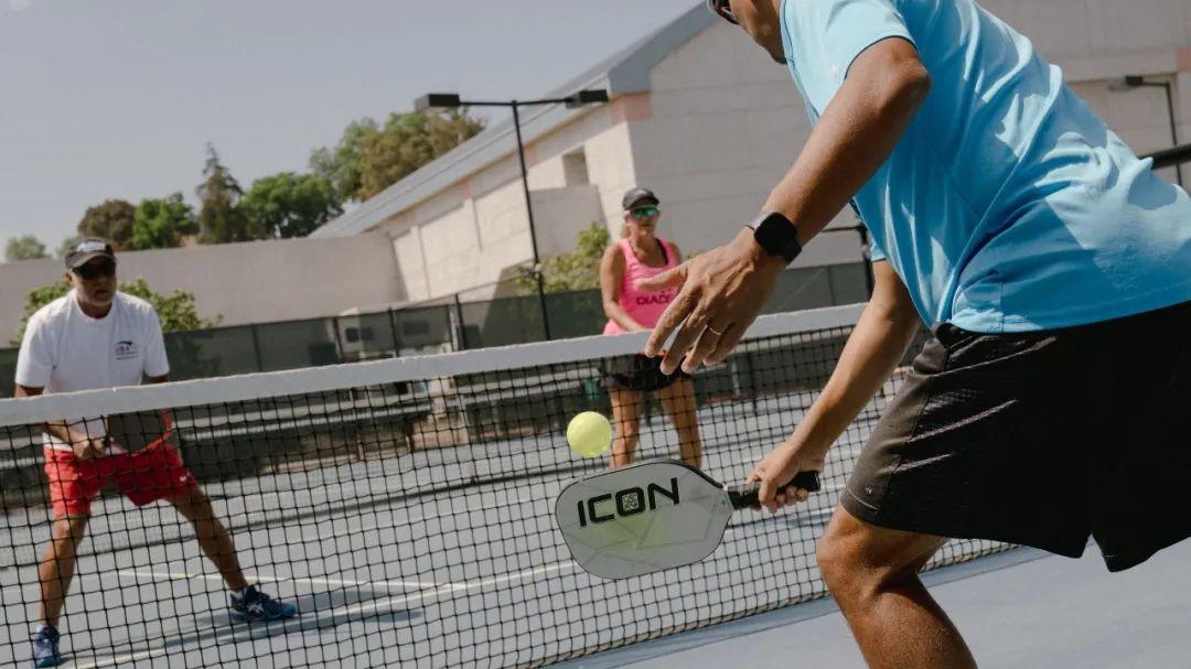 匹克球与网球：健康益处及流行趋势的最新研究