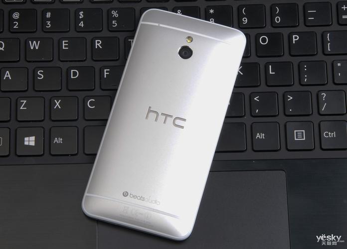 一天一部怀旧手机天线条鼻祖,万恶之源 HTC ONE-M7