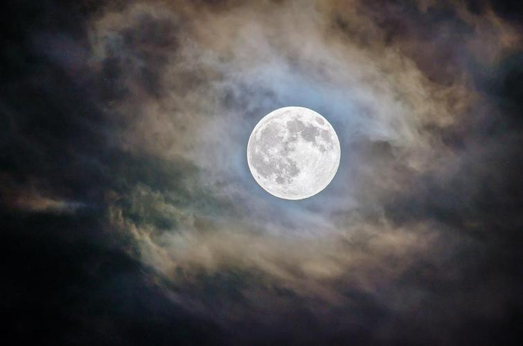 小米14拍月亮：轻松掌握清晰美观照片的拍摄技巧