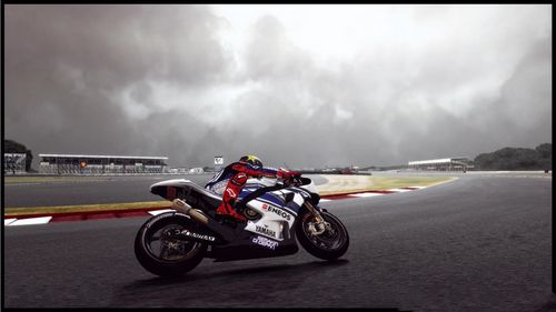 摩托GP13：专业赛车体验与逼真视觉震撼
