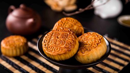 广州酒家双黄纯白莲蓉月饼：中奖的惊喜与味蕾的盛宴