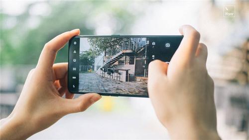 联想S90手机：惊艳设计搭配智能体感，拍照与视频播放能力兼备
