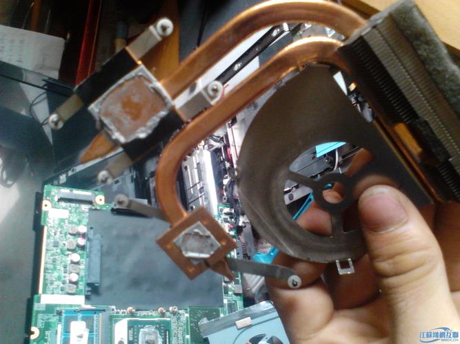 笔记本拆机清灰:IBM T60不完全拆机更换硅脂