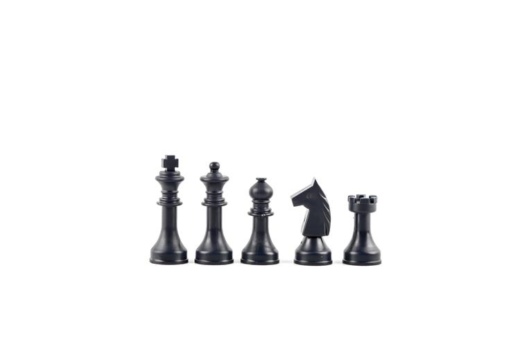 智慧碰撞：与小伙伴玩转四款经典棋牌游戏