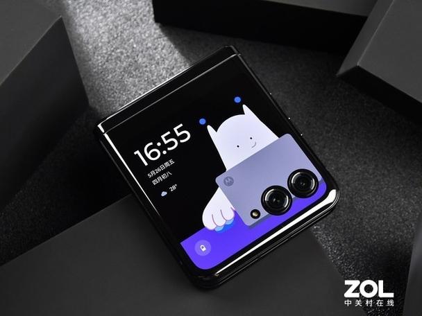 摩托罗拉 Razr 40 Ultra：掌中宝，双屏魅力，骁龙8+处理器的5G折叠屏旗舰手机